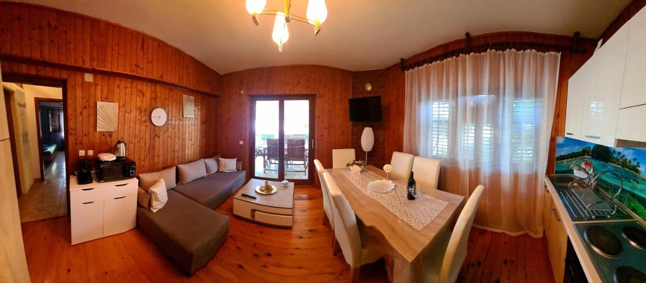 Beachfront Apartments Kate オレビック エクステリア 写真