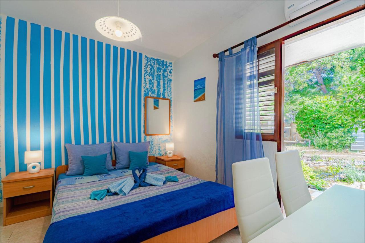 Beachfront Apartments Kate オレビック エクステリア 写真