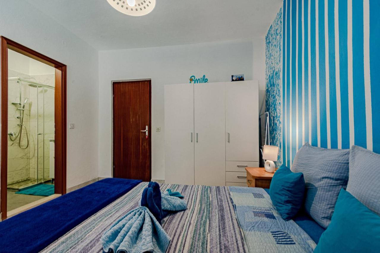 Beachfront Apartments Kate オレビック エクステリア 写真