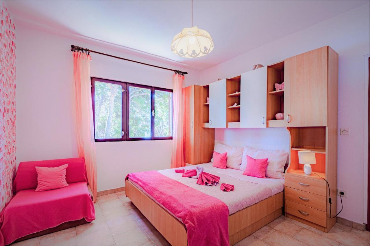 Beachfront Apartments Kate オレビック エクステリア 写真