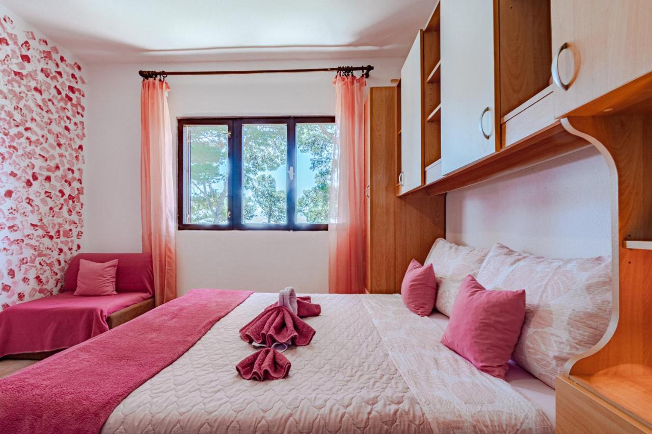 Beachfront Apartments Kate オレビック エクステリア 写真