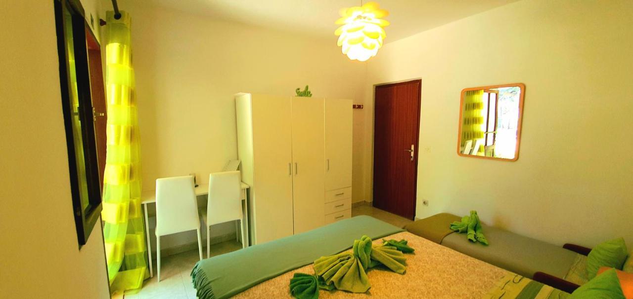 Beachfront Apartments Kate オレビック エクステリア 写真