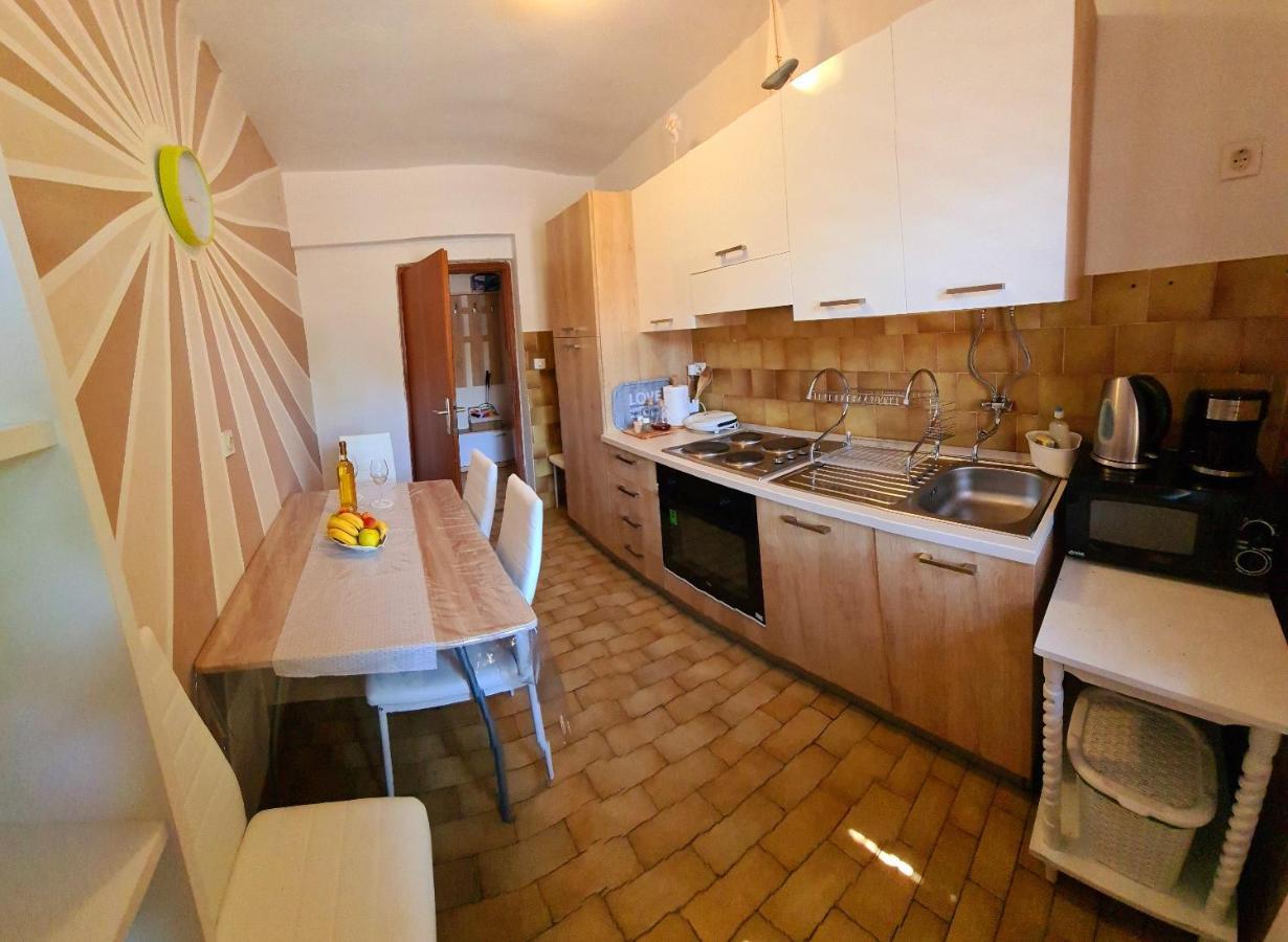 Beachfront Apartments Kate オレビック エクステリア 写真