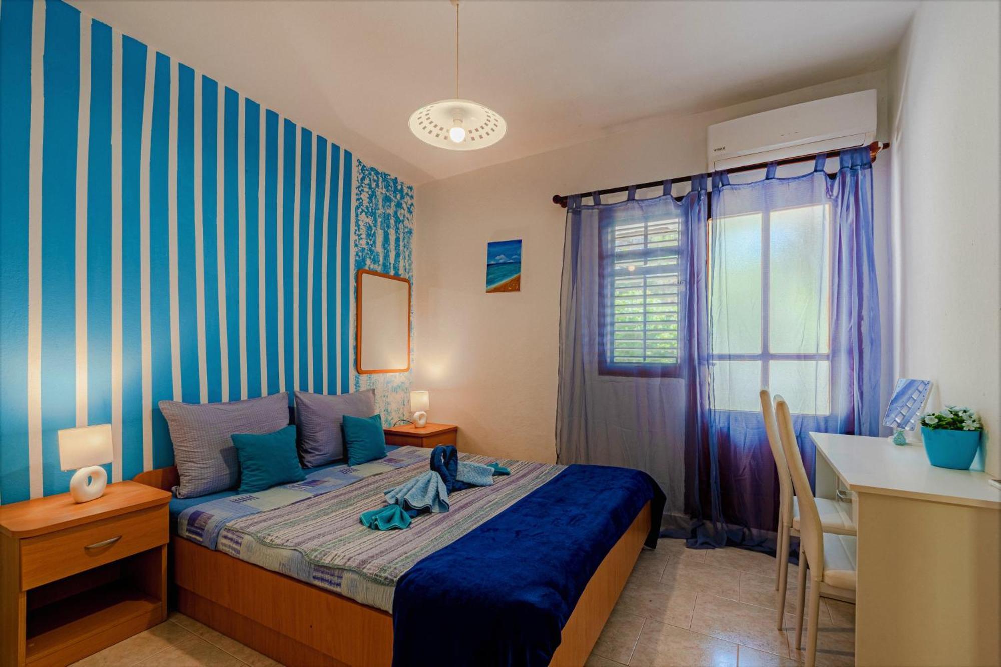 Beachfront Apartments Kate オレビック エクステリア 写真