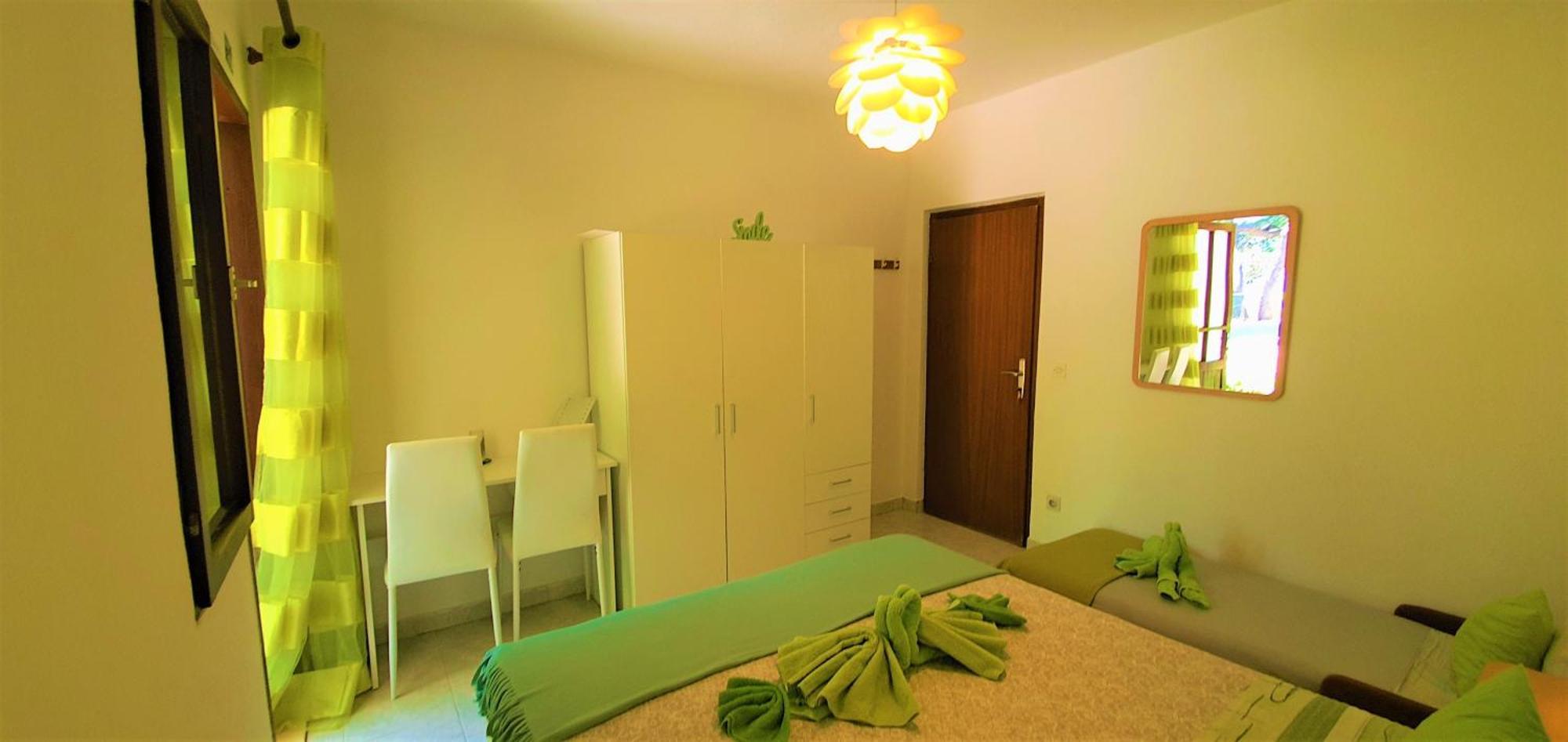 Beachfront Apartments Kate オレビック エクステリア 写真