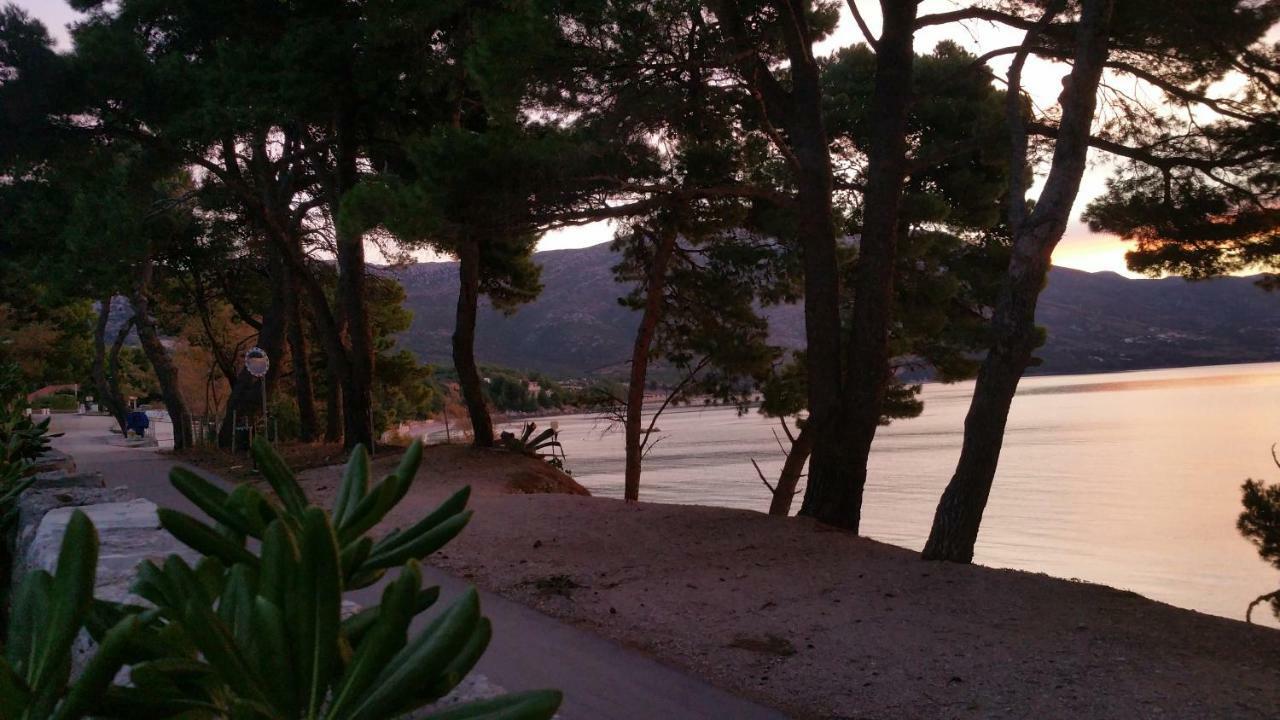Beachfront Apartments Kate オレビック エクステリア 写真
