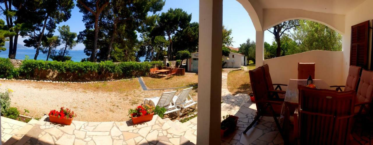 Beachfront Apartments Kate オレビック エクステリア 写真