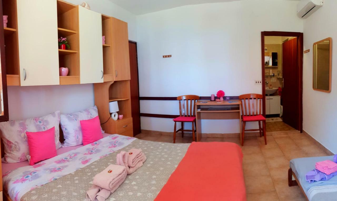 Beachfront Apartments Kate オレビック エクステリア 写真