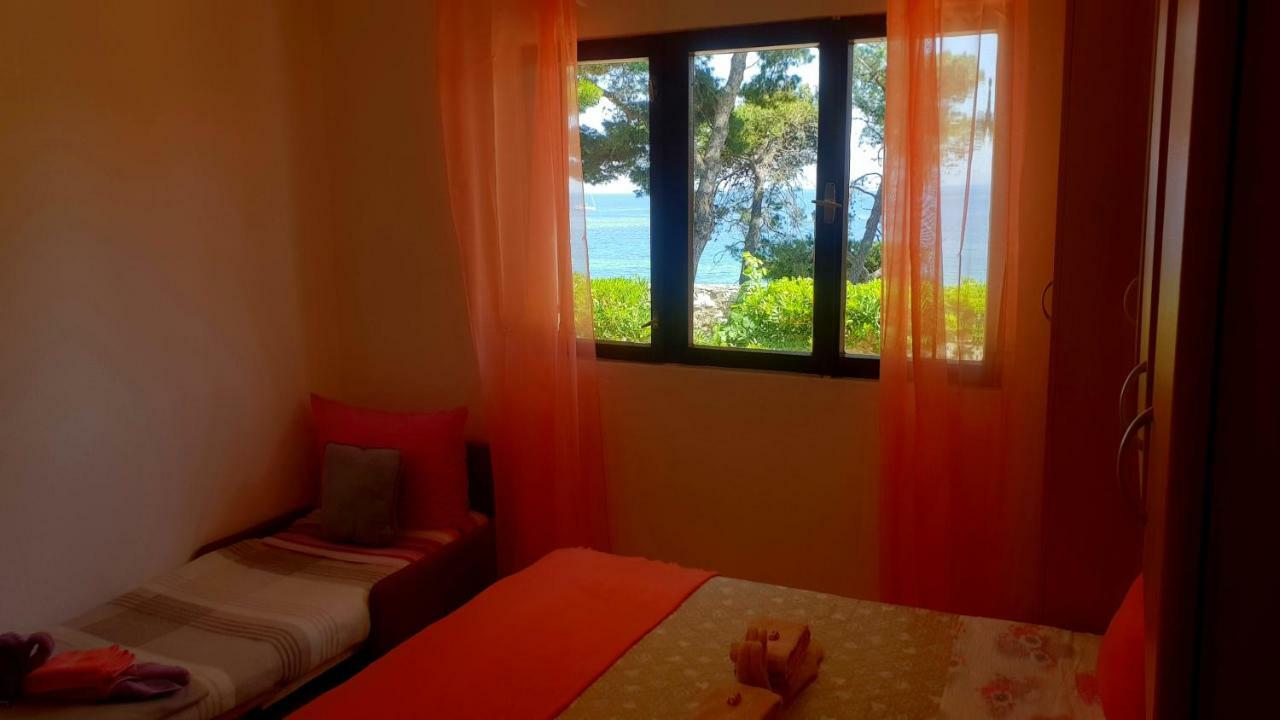 Beachfront Apartments Kate オレビック エクステリア 写真